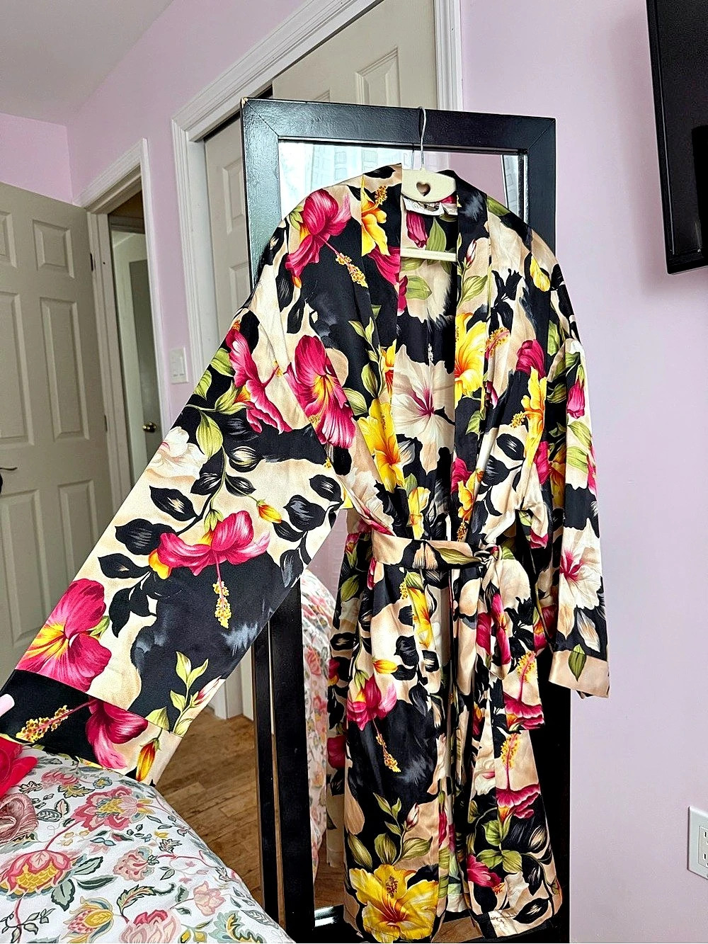 Victoria's Secret Floral Silk Robe in Black & Pink M/L Like New